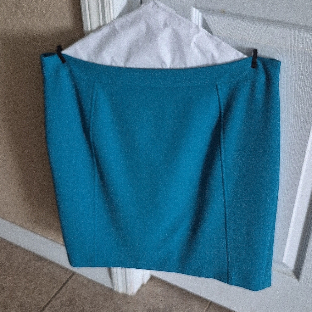 Halogen year round teal skirt